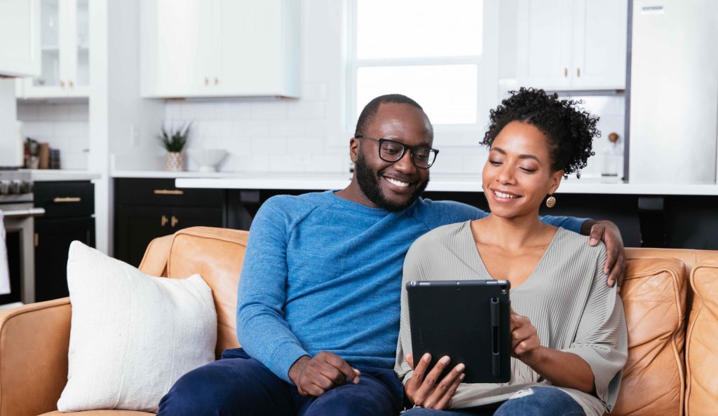 Avoiding Peak Hours: How Time-of-Use Electricity Plans Can Save You Money in Chicago